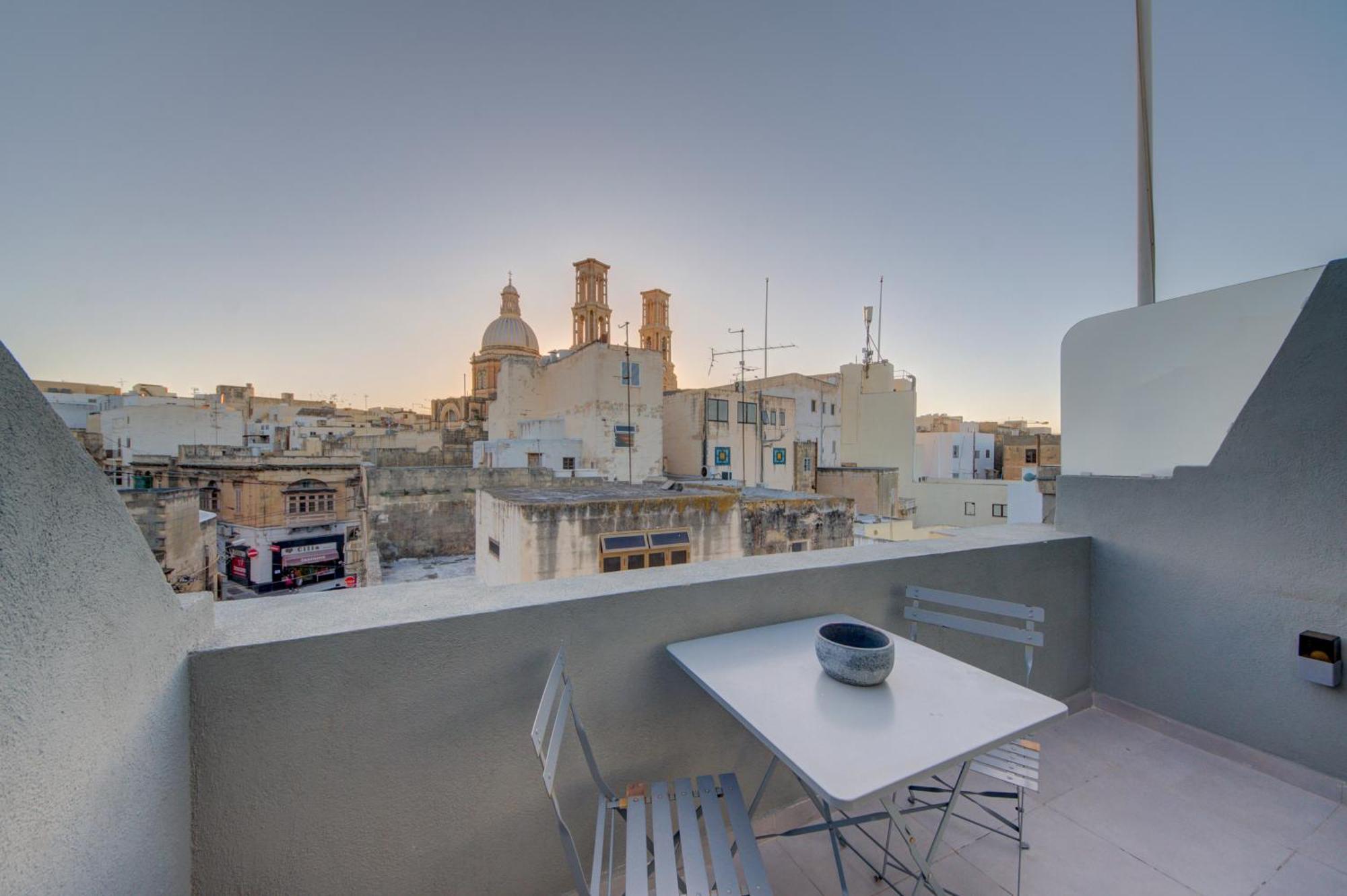 Cosy Penthouse In Hamrun - Walking Distance To Valletta Bagian luar foto